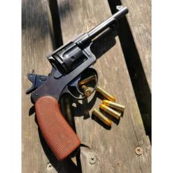 Superbe revolver suisse 1882/m29 ETAT NEUF !
