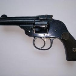 Revolver H&R, cal 32 sw, Hammerless