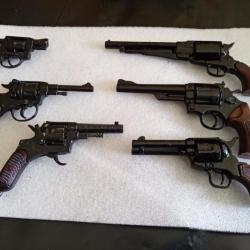 Pistolets mini répliques en lot de 6 pièces différentes.