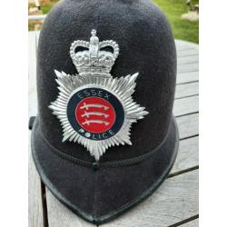 Beau casque de la police anglaise "bobby" - Royaume-Uni - Angleterre - Britannique.