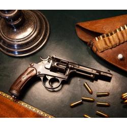 Splendide Revolver d'ordonnance suisse 1882 WF Bern et son Holster en cuir