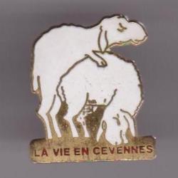 Mouton Humoristique Pin's La Vie En Cevennes Ref 2007b
