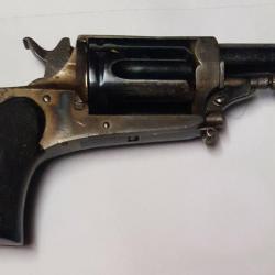 Revolver VELODOG 6mm en super état signé "arquebusier à Paris"