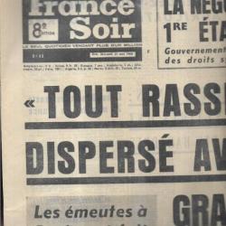 mai 1968 journal france soir 26 mai , émeutes à paris , rassemblement dispersé avec la plus grande é