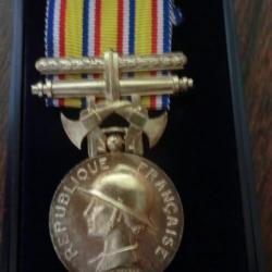 Médaille république hommage au dévouement sapeurs-pompiers  / E bazor