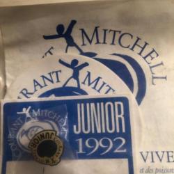 1 pin's Mitchell 1992 courant Mitchell junior pêche ancien collection PROMO