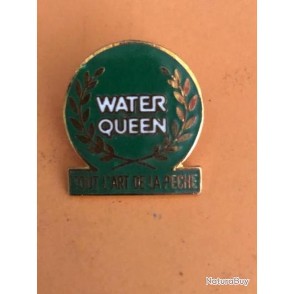 1 pin's Water queen vert   Pche collection