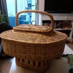 Panier bar en osier portatif