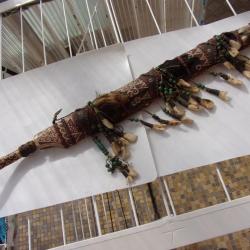 Rare grande dague de parade MANDAU de La tribue DAYAK, MALAISIE ( BORNEO).