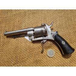 Bon revolver lefaucheux calibre 8 mm à broche en tres bon état et 100% Fonctionnel