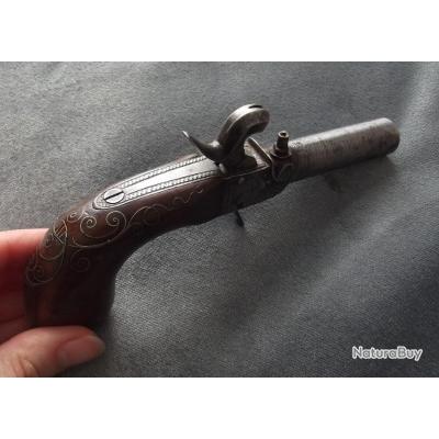 Beau petit pistolet dit de coffre gravé filligranné XIXe vers 1830