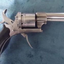 Trés beau revolver a broche 7mm type lefaucheux Fabrication Dumonthier liège