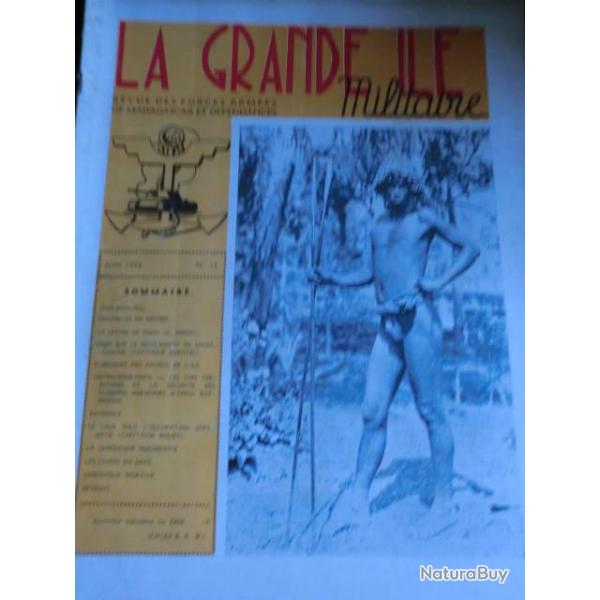 REVUE DES FORCES ARMEES DE MADAGASCARD LA GRANDE ILE  JUIN  1954  GUERRIER SAKALAVA   /  No 15