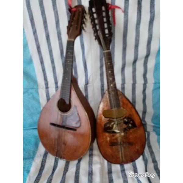 DEUX   MANDOLINES NAPOLITAINES 20EME  dont une signee du celebre luthier  adi moro