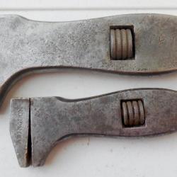 Deux clefs à molette anciennes
