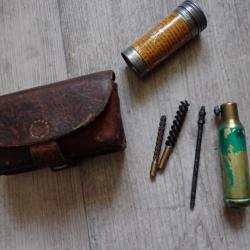 1936 Sacoche, trousse nettoyage, cartouchière du revolver revolver 1882 + pot graisse