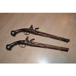 Paire de pistolets d'officier à silex Italien époque Louis XIV