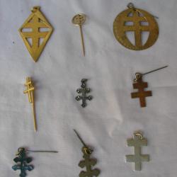 WW2 BROCHE/PENDENTIF FRANCAISE DE CROIX DE LORRAINE " LIBÉRATION " 1 AUX CHOIX LOT 2