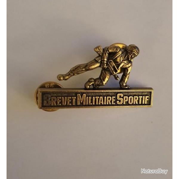 Pin's militaire