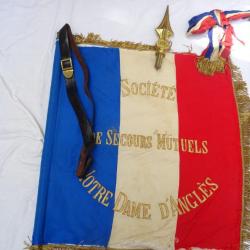 072) lot drapeau  français , secours mutuel = un pour tous , tous pour un )