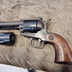 Revolver Ruger Blackhawk 357 magnum + 9x19
