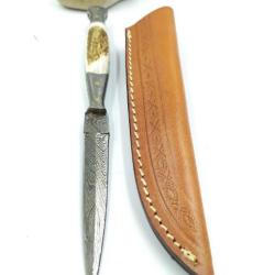Couteau avec Lame Damas Manche en Os de Cerf Garde et pommeau de Damas et Etui en Cuir