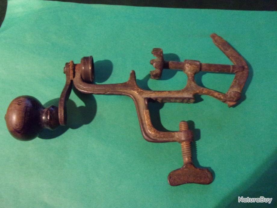 Lot D'anciens Outils Pour Fabriquer Des Cartouches De Chasse - Occasion - Collection Ou Utilisation