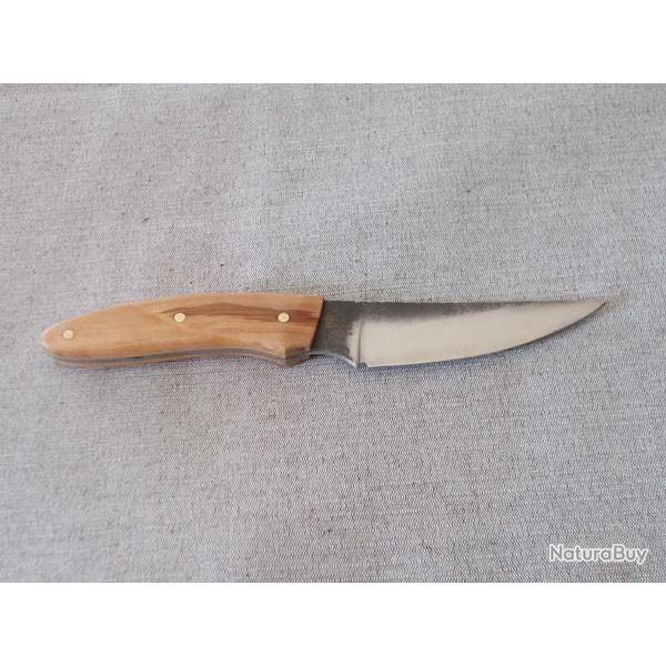 Couteau de table artisanal Le Garenne manche pommier poli