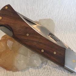 Couteau de poche ou chasse Léopard avec son manche en bois de palissandre.