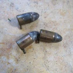 3 munition Lefaucheux 12mm anciennes à broche neutralisées par les années revolver système.