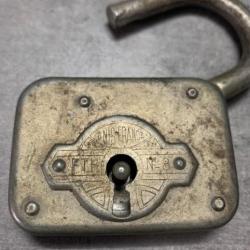 cadenas vintage en aluminium avec sa clé cadenas fonctionnelle made in france n°8 F.T.H NIS FRANCE