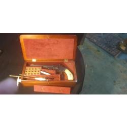 "Smith&Wesson Russian" calibre 44 Russian, magnifique, gravé, en coffret d'époque avec accessoires.