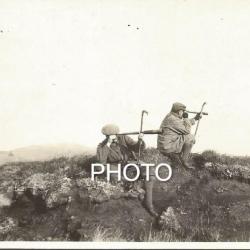 Photo ancienne 2 chasseurs avec longue vue en 1912