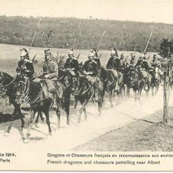 CPA militaria - La guerre de 1914 . Dragons et chasseurs français