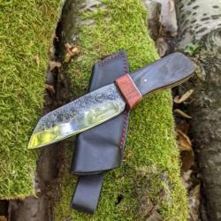 Couteau fixe artisanal forgé avec étui cuir