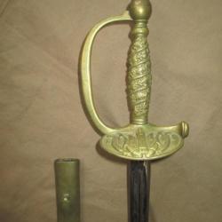 Belle épée de gendarmerie avec son fourreau cuir