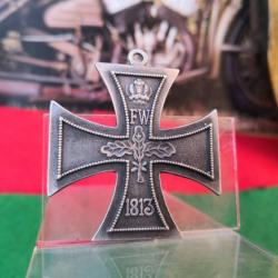 Croix de fer Allemande 1813-1870 ( vue recto verso de la médaille) Reproduction  nn