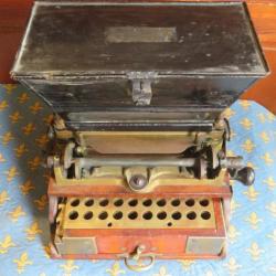 Superbe machine ancienne industrielle pour rechargement cartouches de chasse!