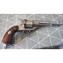 Arme de poing : pistolets et revolvers, neuf ou occasion