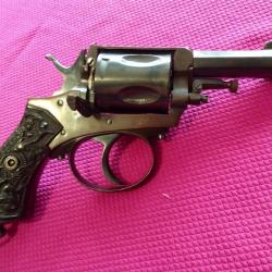 Magnifique revolver 8mm92