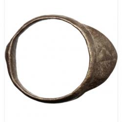 BAGUE D'ARCHER, pouce, Renaissance. BRONZE ARCHER'S Thumb Ring (13e - 15e siècle)