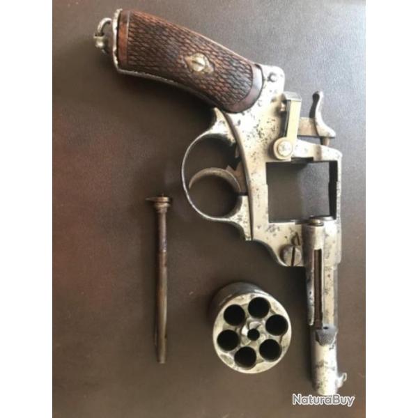 Revolver 1873 Chamelot- Delvigne numéro de série H28688.