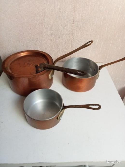 Ancienne série de 3 petites casseroles gigognes en cuivre alimentaire