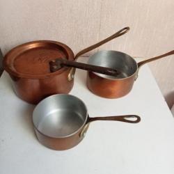 ancienne série de 3 petites casseroles gigognes en cuivre alimentaire
