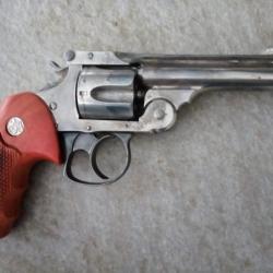 un beau revolver Smith Wesson calibre 38 SW