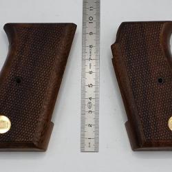 Plaquettes bois  :  Mauser HS22 (22LR).