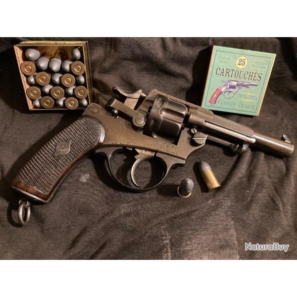 Le revolver Chamelot Delvigne modle 1874, pour officier avec tui jambon.
