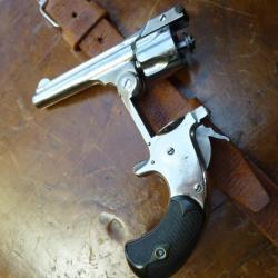 beau revolver de collection Smith & Wesson SA .32