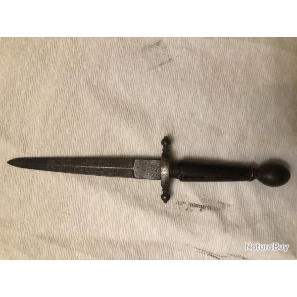 dague poignard tolede 1888-82 tres belle lame grave