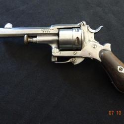 Peu courant revolver signé Albert SPIRLET calibre 320